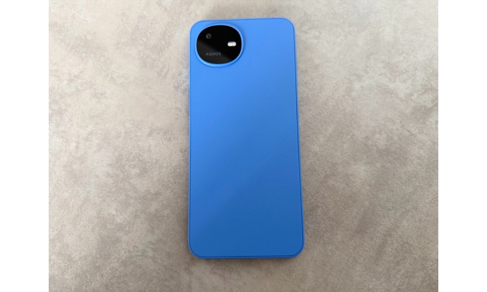 AQUOS wish6本体全体を写したイメージ