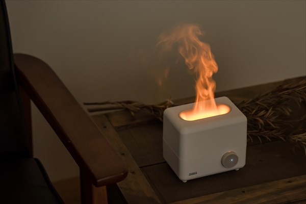 先端の突起部に温灸機能搭載